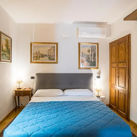Casa Manzi 1 *
